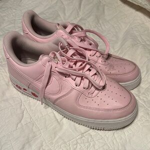 Nike Air Force 1 in Soft Pink